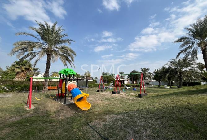 983510 - Property Image 3