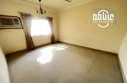 Empty Room image for: Apartment - 3 Bedrooms - 2 Bathrooms for rent in Sehla - Northern Governorate, Image 1