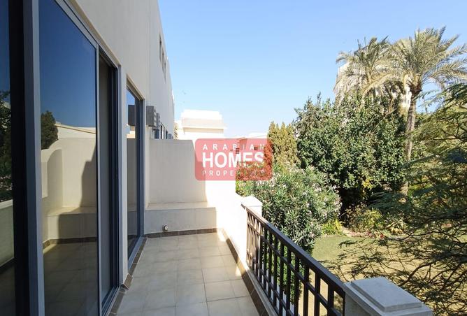 985798 - Property Image 2