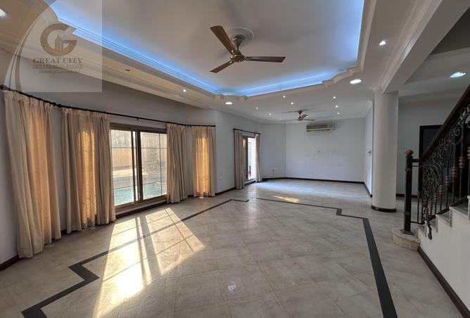 977575 - Property Image 2