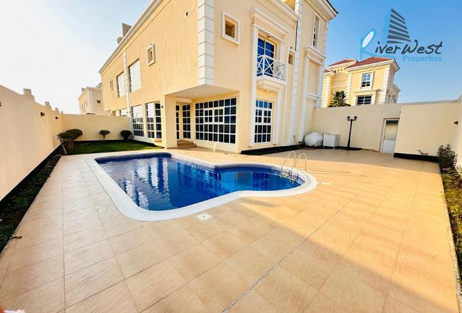 981259 - Property Image 2