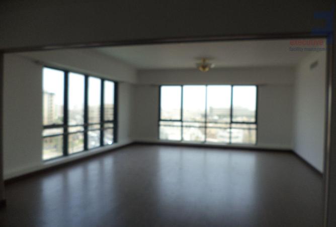 985147 - Property Image 2