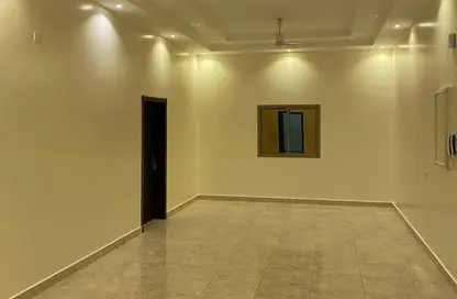 Apartment - 4 Bedrooms - 2 Bathrooms for rent in Sitra - Central Governorate