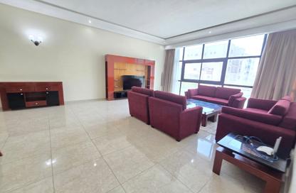 Apartment - 3 Bedrooms - 3 Bathrooms for rent in Mahooz - Manama - Capital Governorate