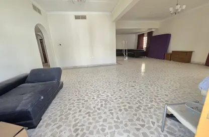 Apartment - 4 Bedrooms - 4 Bathrooms for rent in Tubli - Central Governorate