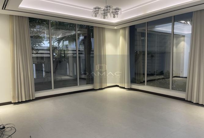 963638 - Property Image 2