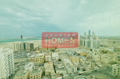 Penthouse - 4 Bedrooms - 5 Bathrooms for rent in Al Juffair - Capital Governorate