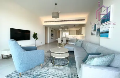 Apartment - 2 Bedrooms - 3 Bathrooms for rent in Reef Island - Capital Governorate