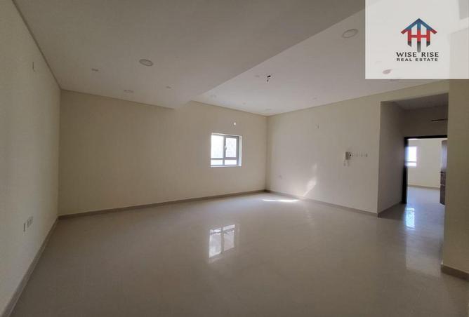 987401 - Property Image 3