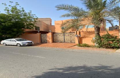 Villa - 4 Bedrooms - 6 Bathrooms for sale in Janabiya - Northern Governorate