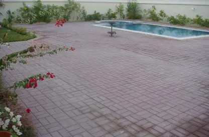 Villa - 5 Bedrooms - 5 Bathrooms for rent in Mahooz - Manama - Capital Governorate