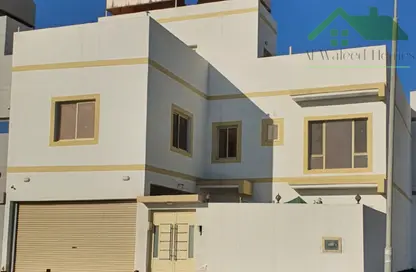 فيلا - 5 غرف نوم - 5 حمامات للايجار في قلالي - المحرق