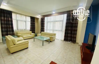Apartment - 2 Bedrooms - 3 Bathrooms for rent in Al Juffair - Capital Governorate