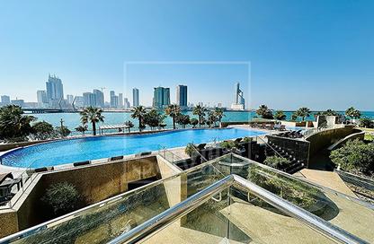 Apartment - 2 Bedrooms - 2 Bathrooms for rent in Reef Island - Capital Governorate