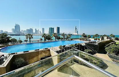 Apartment - 2 Bedrooms - 2 Bathrooms for rent in Reef Island - Capital Governorate