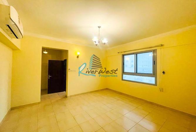 Apartment - 3 Bedrooms - 2 Bathrooms for rent in Busaiteen - Muharraq Governorate