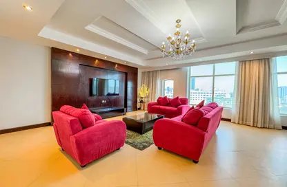 Apartment - 3 Bedrooms - 4 Bathrooms for rent in Zinj - Manama - Capital Governorate