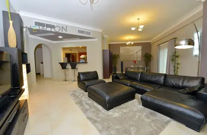 Apartment - 2 Bedrooms - 3 Bathrooms for rent in Al Juffair - Capital Governorate
