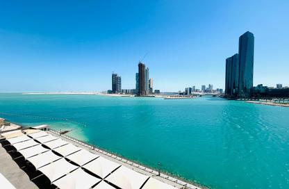 Apartment - 3 Bedrooms - 5 Bathrooms for rent in Reef Island - Capital Governorate