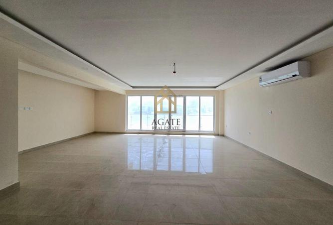 963270 - Property Image 3