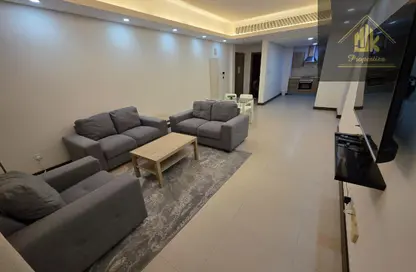 Apartment - 2 Bedrooms - 3 Bathrooms for rent in Busaiteen - Muharraq Governorate