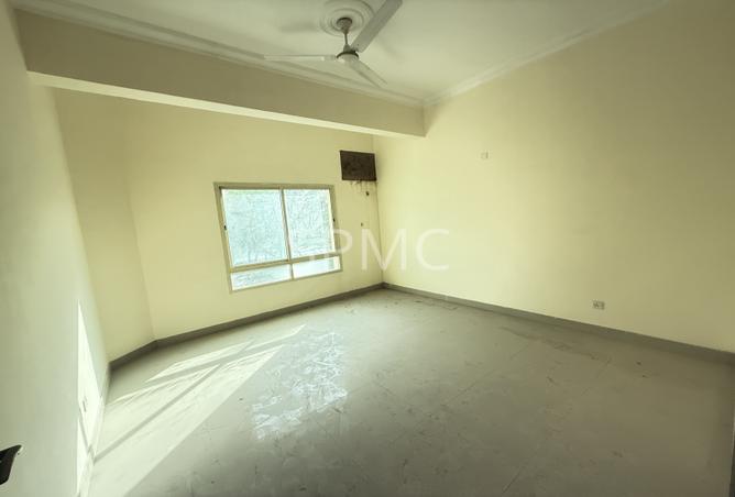 983716 - Property Image 3