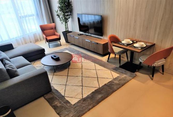 956426 - Property Image 2