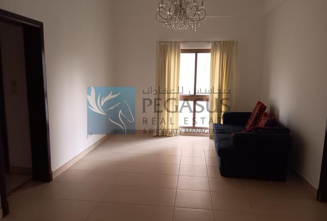 985483 - Property Image 2