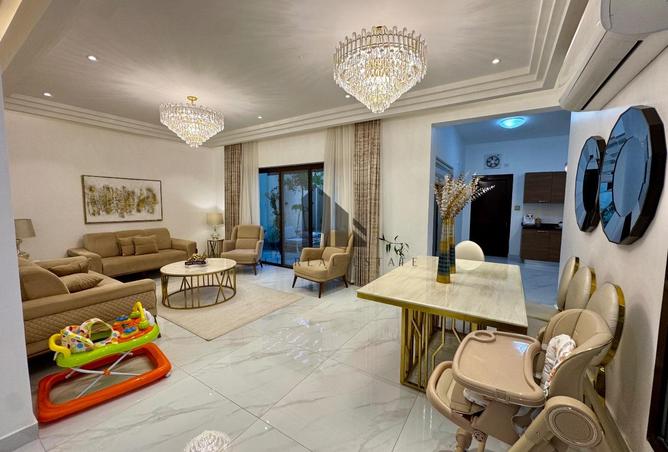 982518 - Property Image 3