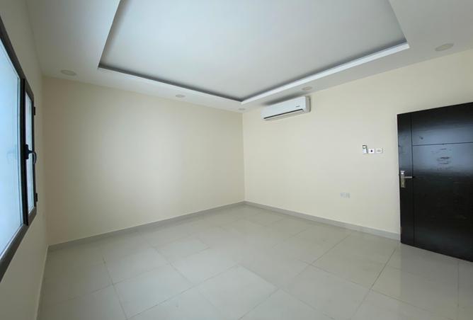 964211 - Property Image 2