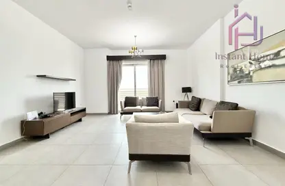 Apartment - 2 Bedrooms - 3 Bathrooms for rent in Al Juffair - Capital Governorate