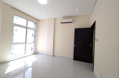 Apartment - 2 Bedrooms - 3 Bathrooms for rent in Hidd - Muharraq Governorate