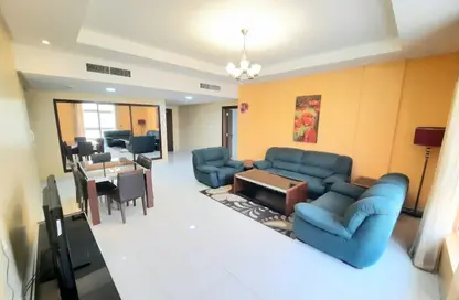 Apartment - 3 Bedrooms - 3 Bathrooms for rent in Mahooz - Manama - Capital Governorate