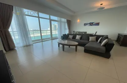 Apartment - 2 Bedrooms - 4 Bathrooms for rent in Reef Island - Capital Governorate