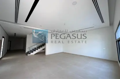 Villa - 4 Bedrooms - 5 Bathrooms for sale in Bu Quwah - Northern Governorate