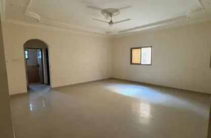 شقة - 2 غرف نوم - 3 حمامات للايجار في عالي - المحافظة الوسطى