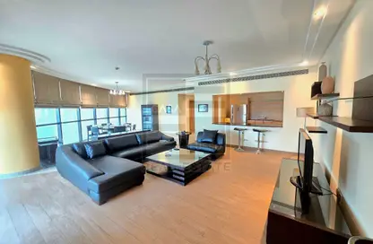 Apartment - 2 Bedrooms - 4 Bathrooms for rent in Al Juffair - Capital Governorate