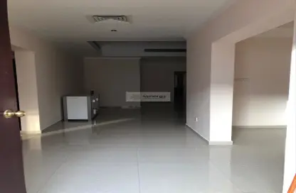 Hall / Corridor image for: Compound - 3 Bedrooms - 2 Bathrooms for rent in Janabiya - Northern Governorate, Image 1