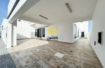 Villa - 5 Bedrooms - 7 Bathrooms for sale in Arad - Muharraq Governorate