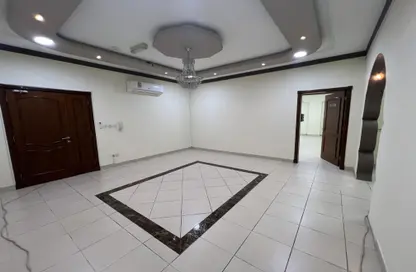 Office Space - Studio - 2 Bathrooms for rent in Manama - Capital Governorate