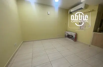 شقة - غرفة نوم - 1 حمام للايجار في القضيبية - المنامة - محافظة العاصمة