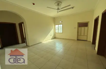 Empty Room image for: Apartment - 3 Bedrooms - 3 Bathrooms for rent in Isa Town - Central Governorate, Image 1