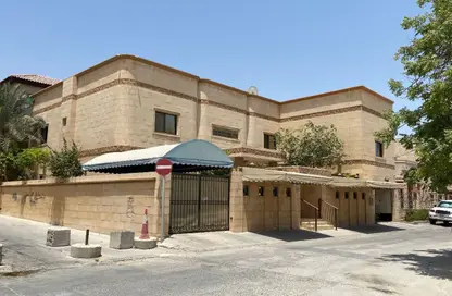 Villa - 5 Bedrooms - 6 Bathrooms for sale in Alhajiyat - Riffa - Southern Governorate