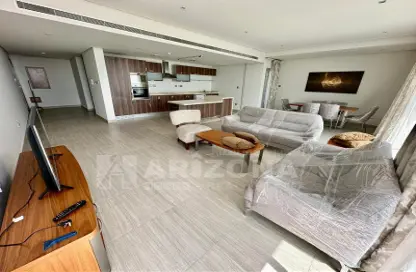 Living Room image for: Apartment - 2 Bedrooms - 3 Bathrooms for rent in Um Al Hasam - Manama - Capital Governorate, Image 1