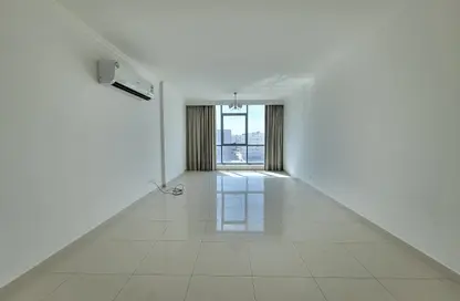 Apartment - 2 Bedrooms - 3 Bathrooms for rent in Hidd - Muharraq Governorate
