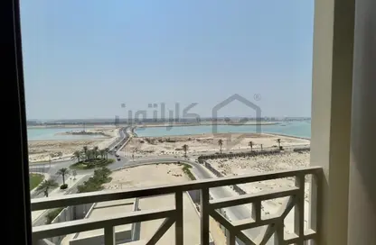 شقة - غرفة نوم - 2 حمامات للايجار في شارع أمواج - أمواج - المحرق