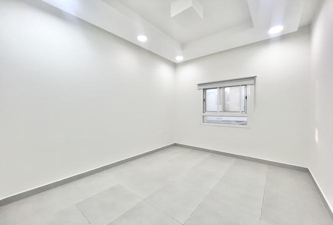 957644 - Property Image 2