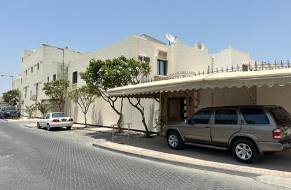 Villa - 4 Bedrooms - 6 Bathrooms for sale in Hamad Town - Northern Governorate