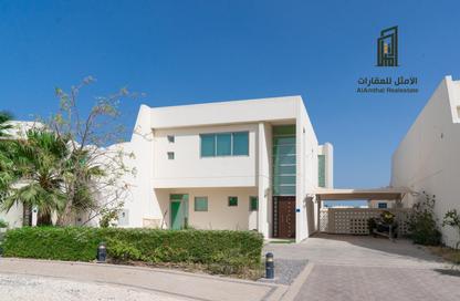 Villa - 3 Bedrooms - 5 Bathrooms for sale in Durrat Al Bahrain - Southern Governorate