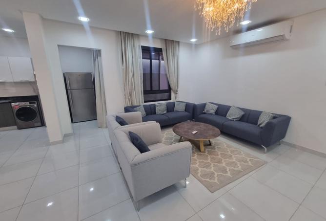 985272 - Property Image 2